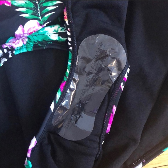 🌺TORRID Plus size 6x D/DD NWT swimsuit🌺 - Picture 9 of 16